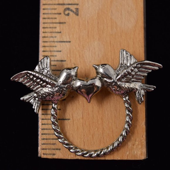 Vintage Love Birds Heart Brooch Doves Pin Silvertone Valentine Wedding - Picture 11 of 11